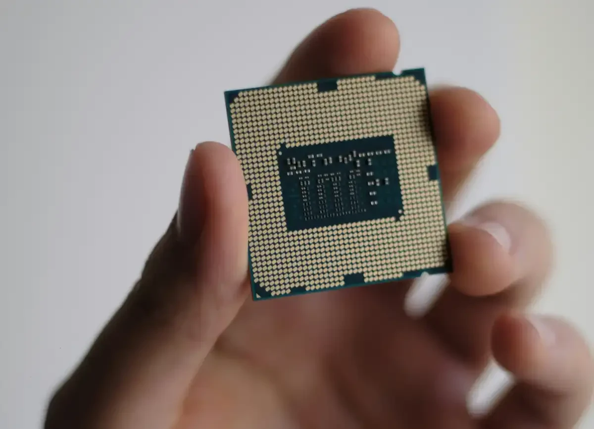 Besi, Alphabet en Intel: Q2-cijferseizoen barst los met chips in bear market