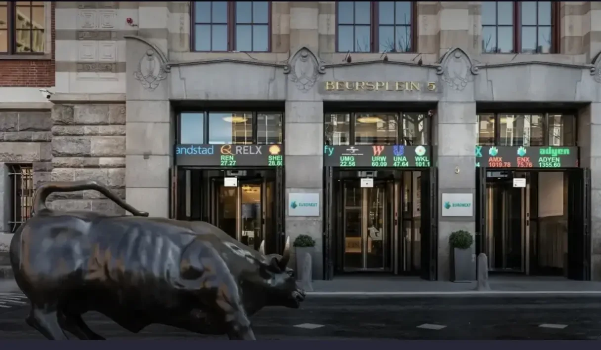 AEX indicatie is +0,2%, Besi levert en beurs schrikt van investeringen Alphabet en Tesla