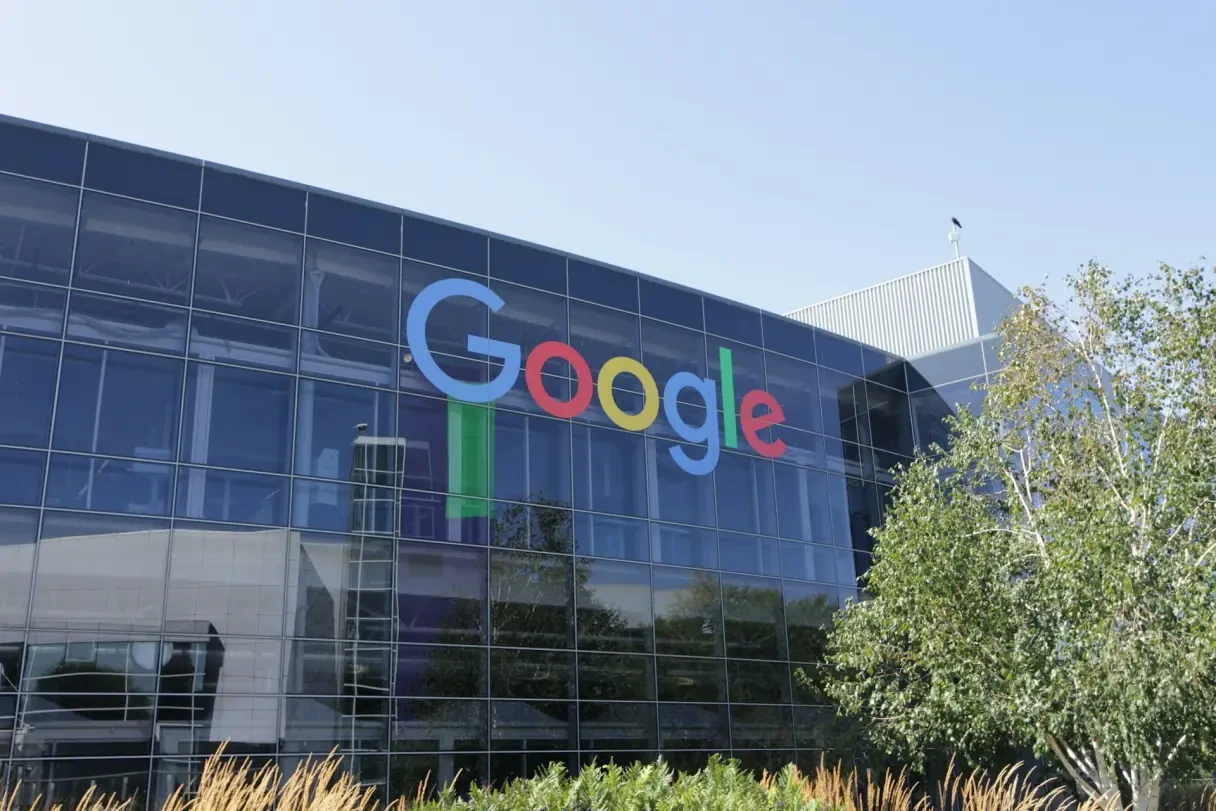 Alphabet kent grote uitdagingen, maar heeft subliem aanpassingsvermogen: Buy