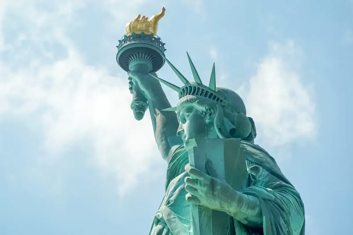 We kopen iShares MSCI World ETF bij en gaan voor 'Trump ETF's'